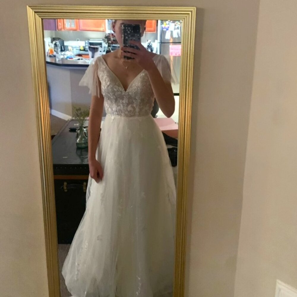 Flutter Sleeve Lace Wedding Dress